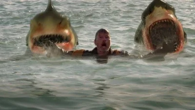 Império dos tubarões ( Waterworld com tubarão kkkkk)