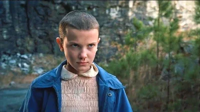 Eleven salva Mike de cair da pedreira (S01E06)